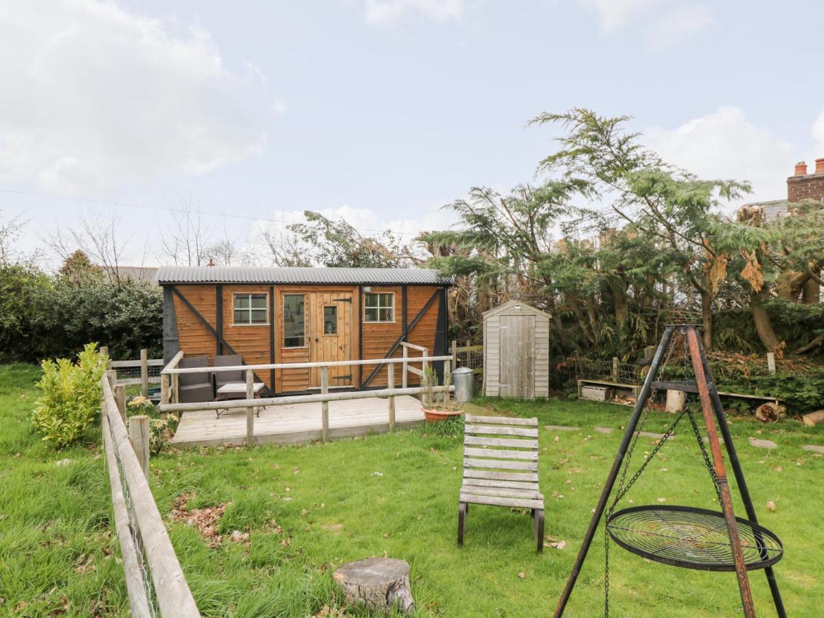 Railway Carriage Villa Абъргавени Екстериор снимка