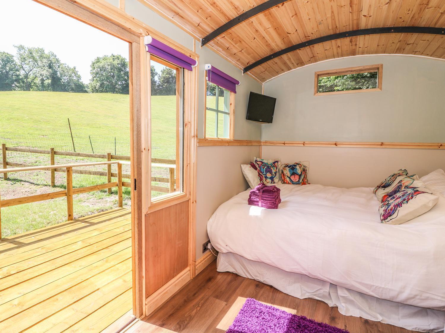 Railway Carriage Villa Абъргавени Екстериор снимка